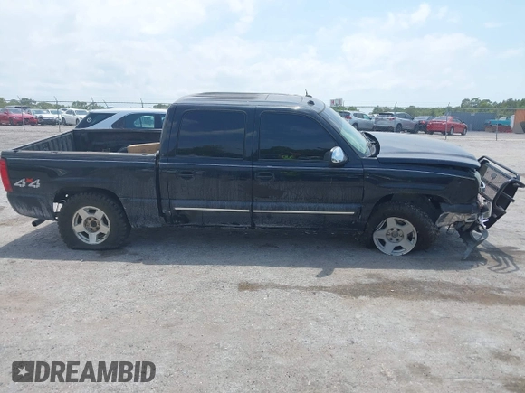 2005 Chevrolet Silverado 1500 LT with VIN 2GCEK13T351266474, listed as a IAAI auction lot 42098149 with 225,667 mi miles and . Bid and sale history available at DreamBid. Image 13.