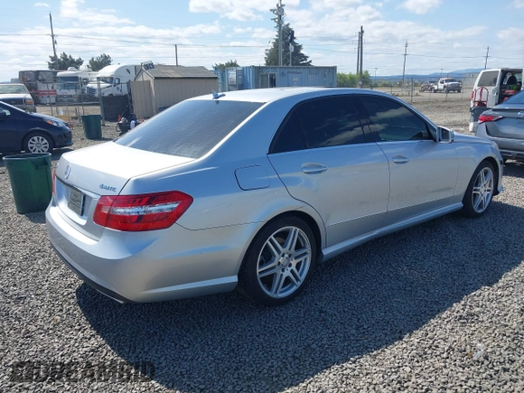 2010 Mercedes-Benz E-Class E 350 Luxury with VIN WDDHF8HB1AA112443, listed as a IAAI auction lot 42099555 with 145,255 mi miles. Bid and sale history available at carsss.com. Image 4.