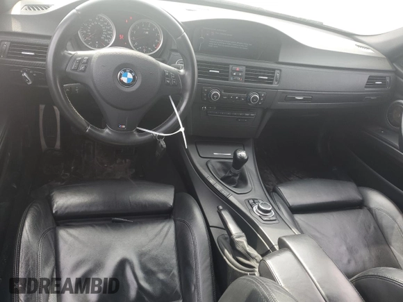 2011 BMW M3 z VIN WBSPM9C55BE202555, wystawiony jako Copart lot #46923435 z przebiegiem 78 949 mil mil oraz Szkody całkowita. Historia ofert i sprzedaży dostępna na DreamBid. Obrazek 8.