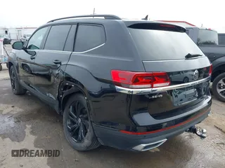 2022 Volkswagen Atlas 3.6L V6 SE w/Technology with VIN 1V2HR2CA9NC548835, listed as a IAAI auction lot 41532251 with 22,354 mi miles. Bid and sale history available at carsss.com. Image 3.