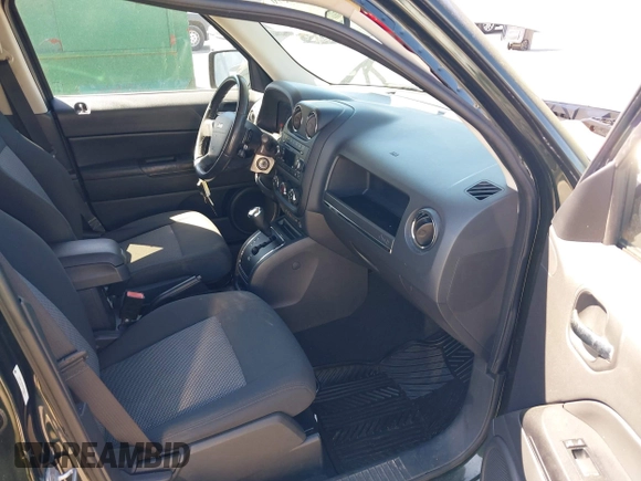 2010 Jeep Patriot Sport with VIN 1J4NF1GB3AD623781, listed as a IAAI auction lot 42053570 with 87,253 mi miles. Bid and sale history available at carsss.com. Image 5.