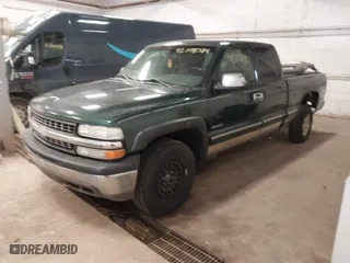 2002 Chevrolet Silverado 1500 LT with VIN 1GCEK19T12E239193, listed as a IAAI auction lot 41778784 with 231,623 mi miles. Bid and sale history available at carsss.com. Image 2.