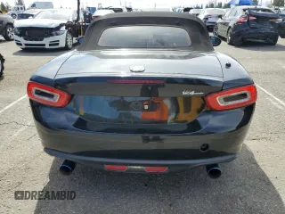 2017 FIAT 124 Spider Elaborazione Abarth z VIN JC1NFAEK6H0124254, wystawiony jako Copart lot #46738325 z przebiegiem 24 427 mil mil oraz Czysty tytuł • Clean title. Historia ofert i sprzedaży dostępna na DreamBid. Obrazek 6.