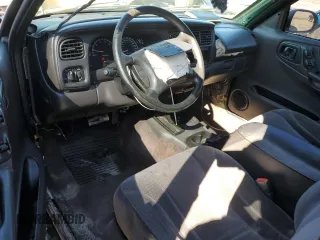 2000 Dodge Dakota Sport with VIN 1B7GL22N6YS786218, listed as a Copart auction lot 46220045 with 289,464 mi miles and Salvage Title. Bid and sale history available at carsss.com. Image 8.