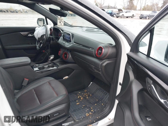 2021 Chevrolet Blazer RS z VIN 3GNKBERS7MS508086, wystawiony jako IAAI lot #40921436 z przebiegiem 66 072 mil mil oraz . Historia ofert i sprzedaży dostępna na DreamBid. Obrazek 5.