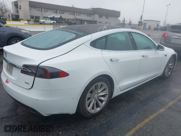 2018 Tesla Model S 75D with VIN 5YJSA1E24JF275038, listed as a IAAI auction lot 41916984 with 116,352 mi miles and . Bid and sale history available at DreamBid. Image 4.