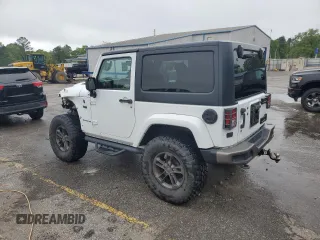 2016 Jeep Wrangler Sahara z VIN 1C4AJWBG3GL286692, wystawiony jako Copart lot #51988555 z przebiegiem 109 764 mil mil oraz Szkoda całkowita • Salvage title. Historia ofert i sprzedaży dostępna na DreamBid. Obrazek 2.