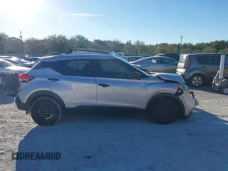 2019 Nissan Kicks S with VIN 3N1CP5CU3KL536633, listed as a IAAI auction lot 41740467 with 112,413 mi miles. Bid and sale history available at carsss.com. Image 13.