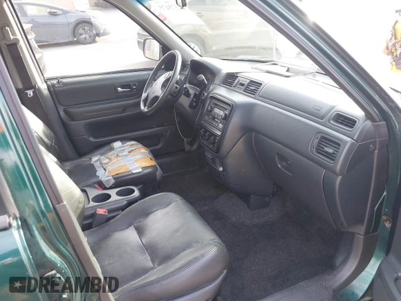 2000 Honda CR-V SE with VIN JHLRD1878YS017229, listed as a IAAI auction lot 41573475 with 195,739 mi miles. Bid and sale history available at carsss.com. Image 5.