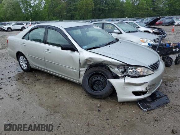 2006 Toyota Camry STD z VIN JTDBE32K563064598, wystawiony jako Copart lot #57246285 z przebiegiem 112 093 mil mil oraz Czysty tytuł • Clean title. Historia ofert i sprzedaży dostępna na DreamBid. Obrazek 4.