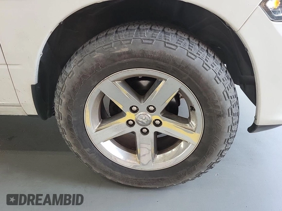 2018 Ram 1500 Express с VIN 1C6RR7FT0JS255526, выставлен на аукционе IAAI как лот 42632717 с пробегом 184 977 миль миль и . История ставок и продаж доступна на DreamBid. Изображение 20.