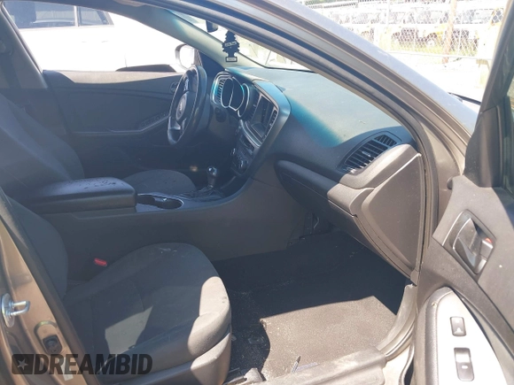 2015 Kia Optima LX z VIN 5XXGM4A7XFG508280, wystawiony jako IAAI lot #42116240 z przebiegiem 221 269 mil mil oraz . Historia ofert i sprzedaży dostępna na DreamBid. Obrazek 5.
