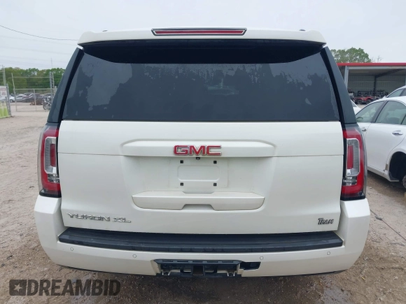 2015 GMC Yukon XL SLT with VIN 1GKS1HKC6FR178371, listed as a IAAI auction lot 41896486 with 159,282 mi miles. Bid and sale history available at carsss.com. Image 17.