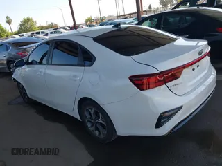 2021 Kia Forte LXS z VIN 3KPF24AD8ME355556, wystawiony jako IAAI lot #42555807 z przebiegiem 29 462 mil mil oraz . Historia ofert i sprzedaży dostępna na DreamBid. Obrazek 3.