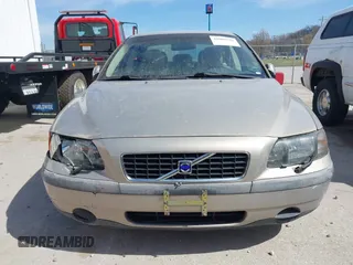 2001 Volvo S60 with VIN YV1RS61RX12066606, listed as a IAAI auction lot 41801626 with 161,504 mi miles. Bid and sale history available at carsss.com. Image 12.