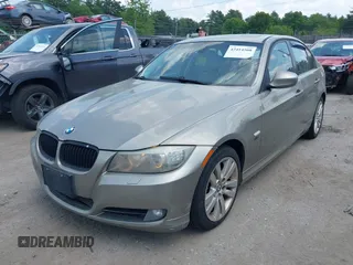 2009 BMW 3 Series 328i xDrive z VIN WBAPK53599A511983, wystawiony jako IAAI lot #42414508 z przebiegiem 164 130 mil mil oraz . Historia ofert i sprzedaży dostępna na DreamBid. Obrazek 2.
