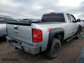 2010 Chevrolet Silverado 1500 LT with VIN 1GCSKSEA8AZ168241, listed as a Copart auction lot 84302704 with 157,334 mi miles and Salvage Title. Bid and sale history available at carsss.com. Image 3.
