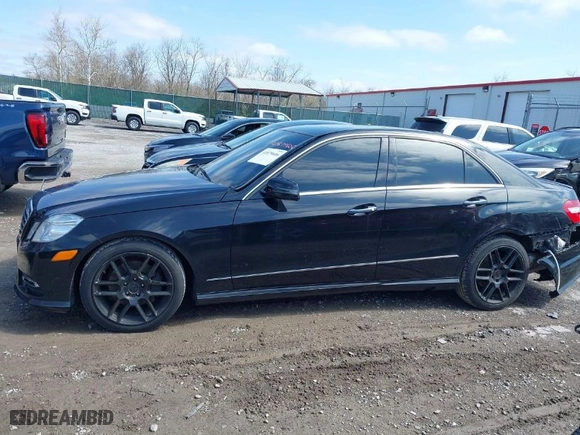 2013 Mercedes-Benz E-Class E 350 Luxury with VIN WDDHF8JB3DA758470, listed as a IAAI auction lot 41879606 with 181,729 mi miles. Bid and sale history available at carsss.com. Image 14.