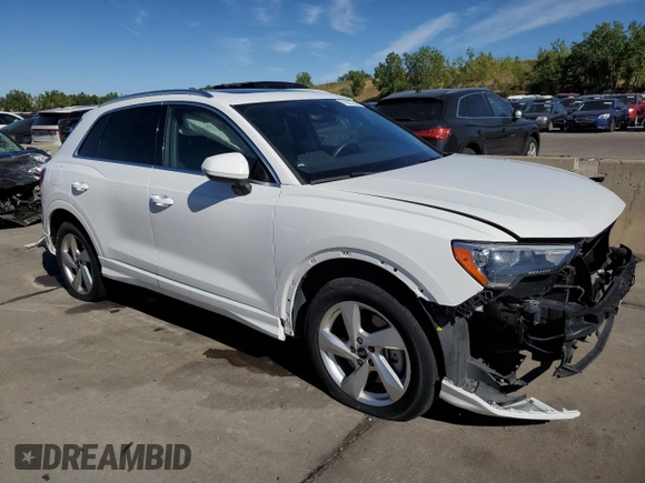 2021 Audi Q3 Premium z VIN WA1AUCF38M1067676, wystawiony jako Copart lot #71621704 z przebiegiem 77 395 mil mil oraz Szkoda całkowita • Salvage title. Historia ofert i sprzedaży dostępna na DreamBid. Obrazek 4.