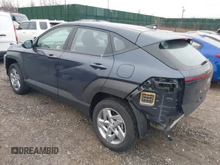 2025 Hyundai Kona SE with VIN KM8HACAB6SU222521, listed as a IAAI auction lot 41354659 with 1,886 mi miles. Bid and sale history available at carsss.com. Image 3.