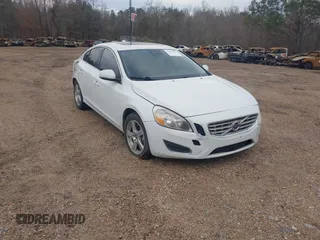2012 Volvo S60 T5 z VIN YV1622FS6C2133602, wystawiony jako IAAI lot #41041674 z przebiegiem 189 681 mil mil oraz . Historia ofert i sprzedaży dostępna na DreamBid. Obrazek 1.