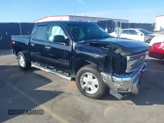 2013 Chevrolet Silverado 1500 LT with VIN 3GCPCSE08DG272209, listed as a IAAI auction lot 41739898 with 152,288 mi miles. Bid and sale history available at carsss.com. Image 1.