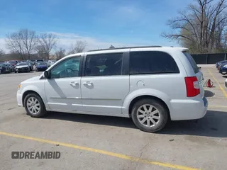 2016 Chrysler Town & Country Touring with VIN 2C4RC1BGXGR269055, listed as a IAAI auction lot 41861795 with 207,118 mi miles. Bid and sale history available at carsss.com. Image 14.