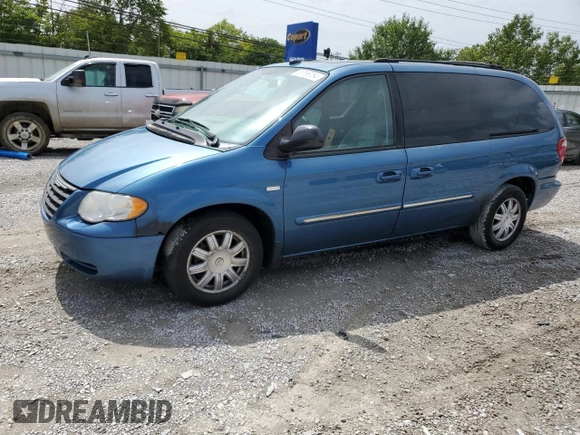 2005 Chrysler Town & Country Touring with VIN 2C4GP54L85R395604, listed as a Copart auction lot 65786054 with 235,271 mi miles and Salvage Title. Bid and sale history available at DreamBid. Image 1.