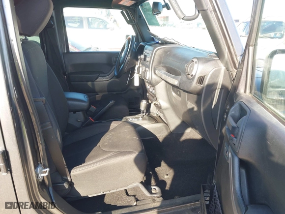 2017 Jeep Wrangler Unlimited Sport with VIN 1C4BJWDG4HL634468, listed as a IAAI auction lot 41668747 with 88,691 mi miles. Bid and sale history available at carsss.com. Image 5.