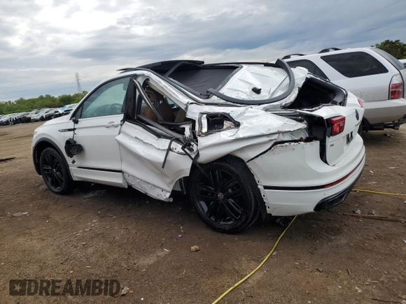 2022 Volkswagen Tiguan SE R-Line Black with VIN 3VV8B7AX7NM007213, listed as a Copart auction lot 58302205 with 24,996 mi miles and Non repairable. Bid and sale history available at DreamBid. Image 2.