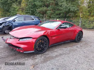 2023 Aston Martin Vantage z VIN SCFSMGAW8PGN08275, wystawiony jako IAAI lot #40460970 z przebiegiem 2 602 mil mil oraz . Historia ofert i sprzedaży dostępna na DreamBid. Obrazek 2.