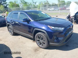 2024 Toyota RAV4 Hybrid XLE Premium z VIN JTMB6RFV3RJ041700, wystawiony jako IAAI lot #42171568 z przebiegiem 10 452 mil mil oraz . Historia ofert i sprzedaży dostępna na DreamBid. Obrazek 1.