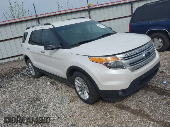 2013 Ford Explorer XLT with VIN 1FM5K7D95DGA16558, listed as a IAAI auction lot 42078683 with 171,538 mi miles and . Bid and sale history available at carsss.com. Image 1.