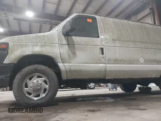 2008 Ford Econoline Cargo Commercial z VIN 1FTNS24W88DA19698, wystawiony jako IAAI lot #42537120 z przebiegiem 148 476 mil mil oraz . Historia ofert i sprzedaży dostępna na DreamBid. Obrazek 6.