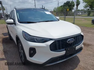 2025 Ford Escape Platinum с VIN 1FMCU9JA0SUA50028, выставлен на аукционе IAAI как лот 42334542 с пробегом 760 миль миль и . История ставок и продаж доступна на DreamBid. Изображение 1.