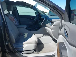 2019 GMC Acadia SLE with VIN 1GKKNKLA1KZ199136, listed as a IAAI auction lot 41596600 with 140,599 mi miles. Bid and sale history available at carsss.com. Image 5.