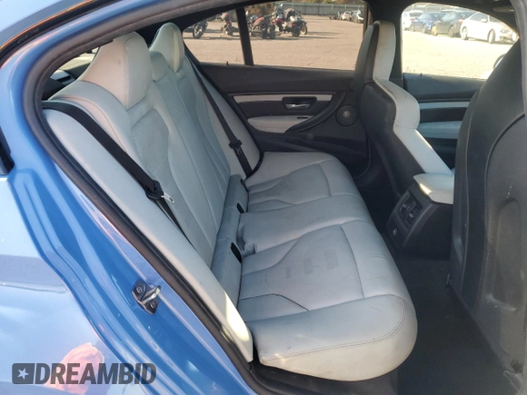 2015 BMW M3 z VIN WBS3C9C58FP806094, wystawiony jako Copart lot #52009855 z przebiegiem Nie podano mil oraz Szkody całkowita. Historia ofert i sprzedaży dostępna na DreamBid. Obrazek 10.