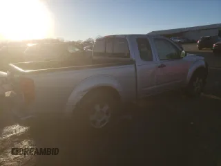 2005 Nissan Frontier SE z VIN 1N6AD06W75C445259, wystawiony jako Copart lot #88346765 z przebiegiem 126 706 mil mil oraz Szkoda całkowita • Salvage title. Historia ofert i sprzedaży dostępna na DreamBid. Obrazek 3.