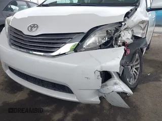 2015 Toyota Sienna XLE with VIN 5TDYK3DC5FS640102, listed as a IAAI auction lot 41885194 with 119,972 mi miles. Bid and sale history available at carsss.com. Image 18.