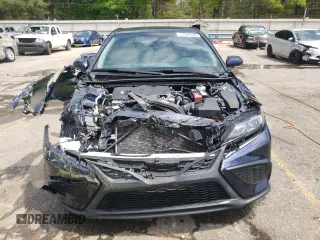 2022 Toyota Camry SE with VIN 4T1T11AK6NU672205, listed as a Copart auction lot 51483335 with 56,649 mi miles and Salvage Title. Bid and sale history available at carsss.com. Image 5.