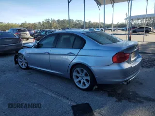 2009 BMW 3 Series 328i z VIN WBAPH775X9NL82214, wystawiony jako Copart lot #50317875 z przebiegiem Nie podano mil oraz Nie do naprawy • Non repairable. Historia ofert i sprzedaży dostępna na DreamBid. Obrazek 2.