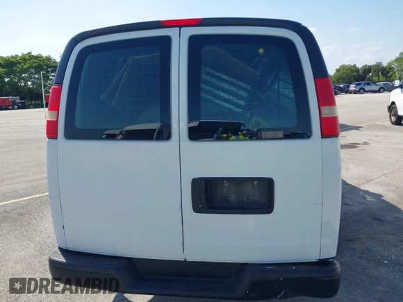 2012 Chevrolet Express Cargo z VIN 1GCSGAFX4C1176269, wystawiony jako IAAI lot #42236598 z przebiegiem 251 408 mil mil oraz . Historia ofert i sprzedaży dostępna na DreamBid. Obrazek 16.