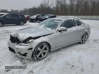 2015 Mercedes-Benz C 350 with VIN WDDGJ8JB5FG442286, listed as a Copart auction lot 88783145 with 43,449 mi miles and Salvage title. Bid and sale history available at DreamBid. Image 1.