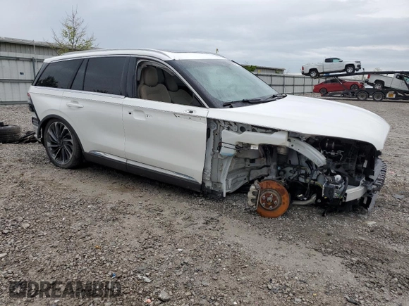 2020 Lincoln Aviator Reserve z VIN 5LM5J7XC0LGL22749, wystawiony jako Copart lot #55477675 z przebiegiem 61 286 mil mil oraz Szkoda całkowita • Salvage title. Historia ofert i sprzedaży dostępna na DreamBid. Obrazek 4.