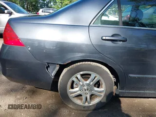 2007 Honda Accord EX-L z VIN 1HGCM56817A005354, wystawiony jako IAAI lot #42557667 z przebiegiem 223 402 mil mil oraz . Historia ofert i sprzedaży dostępna na DreamBid. Obrazek 6.