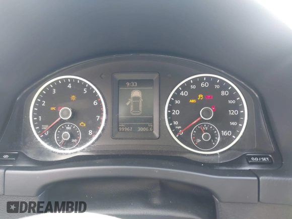 2011 Volkswagen Tiguan SE with VIN WVGBV7AXXBW511550, listed as a IAAI auction lot 41630804 with 99,967 mi miles and . Bid and sale history available at DreamBid. Image 7.