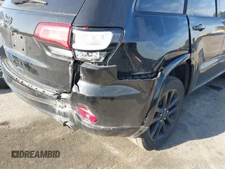 2018 Jeep Grand Cherokee Altitude with VIN 1C4RJEAG2JC430688, listed as a IAAI auction lot 41851808 with 82,959 mi miles. Bid and sale history available at carsss.com. Image 18.