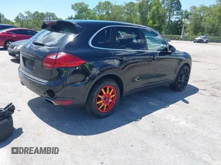 2012 Porsche Cayenne z VIN WP1AA2A21CLA02418, wystawiony jako IAAI lot #42266318 z przebiegiem 85 345 mil mil oraz . Historia ofert i sprzedaży dostępna na DreamBid. Obrazek 4.