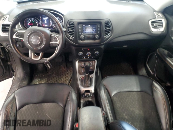 2018 Jeep Compass Latitude z VIN 3C4NJDBB0JT482336, wystawiony jako Copart lot #55093735 z przebiegiem 64 965 mil mil oraz Nie do naprawy. Historia ofert i sprzedaży dostępna na DreamBid. Obrazek 8.