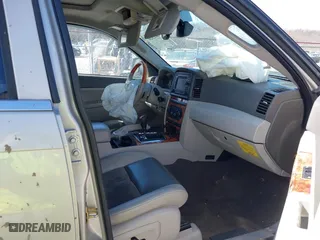 2006 Jeep Grand Cherokee Overland with VIN 1J8HR68256C358437, listed as a IAAI auction lot 41662320 with 172,296 mi miles. Bid and sale history available at carsss.com. Image 5.
